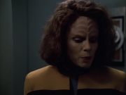 extant_StarTrek_VOY_6x03-BargeOfTheDead_02278.jpg