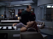 extant_StarTrek_VOY_6x03-BargeOfTheDead_02434.jpg