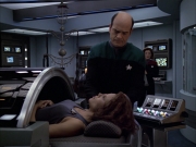 extant_StarTrek_VOY_6x03-BargeOfTheDead_02438.jpg