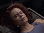 extant_StarTrek_VOY_6x03-BargeOfTheDead_02463.jpg
