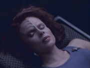 extant_StarTrek_VOY_6x03-BargeOfTheDead_02510.jpg