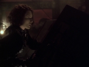 extant_StarTrek_VOY_6x03-BargeOfTheDead_02603.jpg