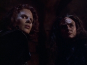 extant_StarTrek_VOY_6x03-BargeOfTheDead_02853.jpg