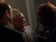 extant_StarTrek_VOY_6x03-BargeOfTheDead_03161.jpg