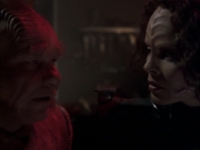extant_StarTrek_VOY_6x03-BargeOfTheDead_03277.jpg