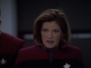 extant_StarTrek_VOY_6x03-BargeOfTheDead_03428.jpg