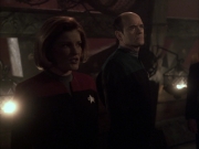 extant_StarTrek_VOY_6x03-BargeOfTheDead_03464.jpg