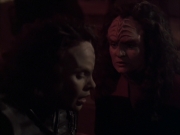 extant_StarTrek_VOY_6x03-BargeOfTheDead_03553.jpg