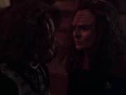 extant_StarTrek_VOY_6x03-BargeOfTheDead_03563.jpg