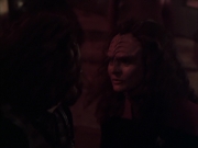 extant_StarTrek_VOY_6x03-BargeOfTheDead_03564.jpg
