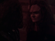 extant_StarTrek_VOY_6x03-BargeOfTheDead_03581.jpg