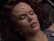 extant_StarTrek_VOY_6x03-BargeOfTheDead_03588.jpg