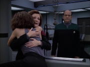 extant_StarTrek_VOY_6x03-BargeOfTheDead_03621.jpg