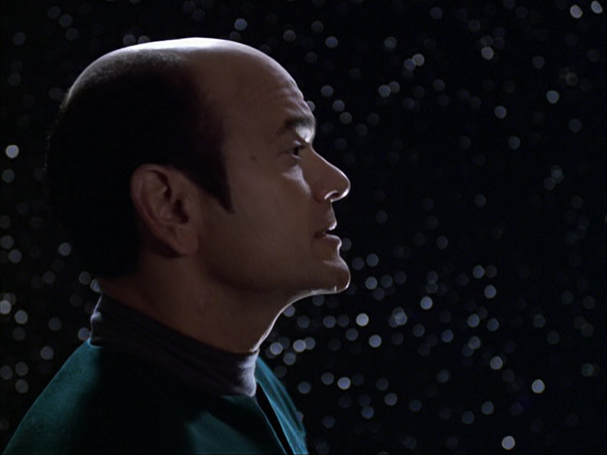 extant_StarTrek_VOY_6x04-TinkerTenorDoctorSpy_00015.jpg