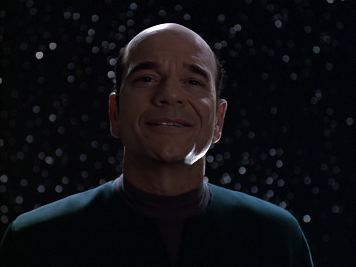 extant_StarTrek_VOY_6x04-TinkerTenorDoctorSpy_00024.jpg