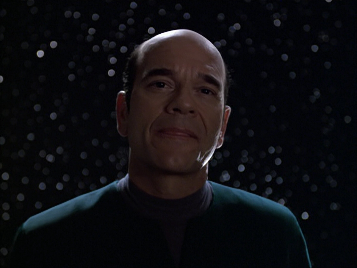 extant_StarTrek_VOY_6x04-TinkerTenorDoctorSpy_00027.jpg