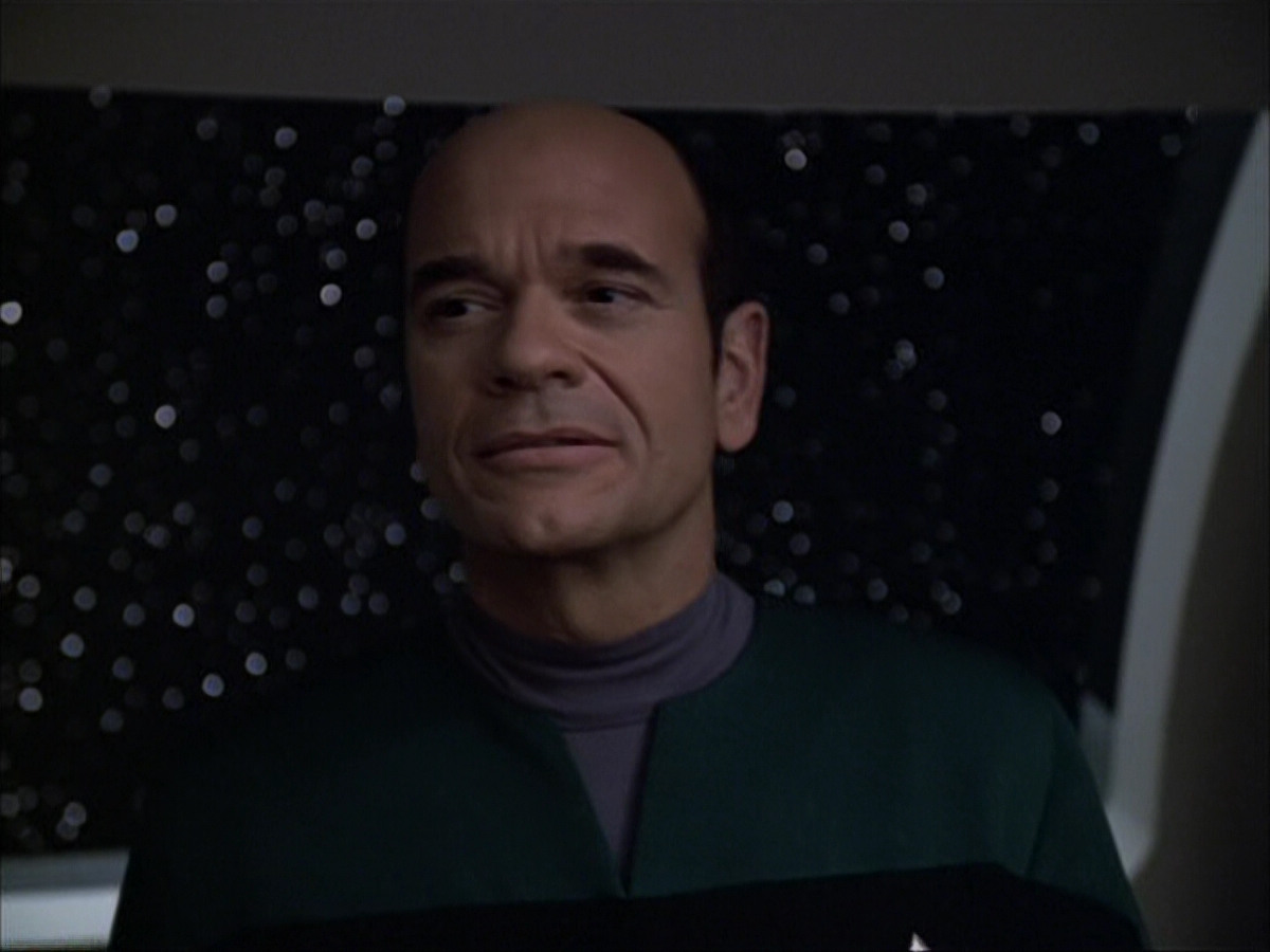 extant_StarTrek_VOY_6x04-TinkerTenorDoctorSpy_00031.jpg