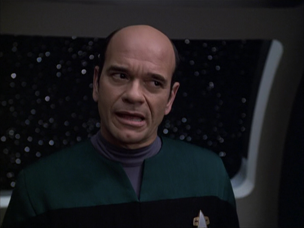 extant_StarTrek_VOY_6x04-TinkerTenorDoctorSpy_00032.jpg