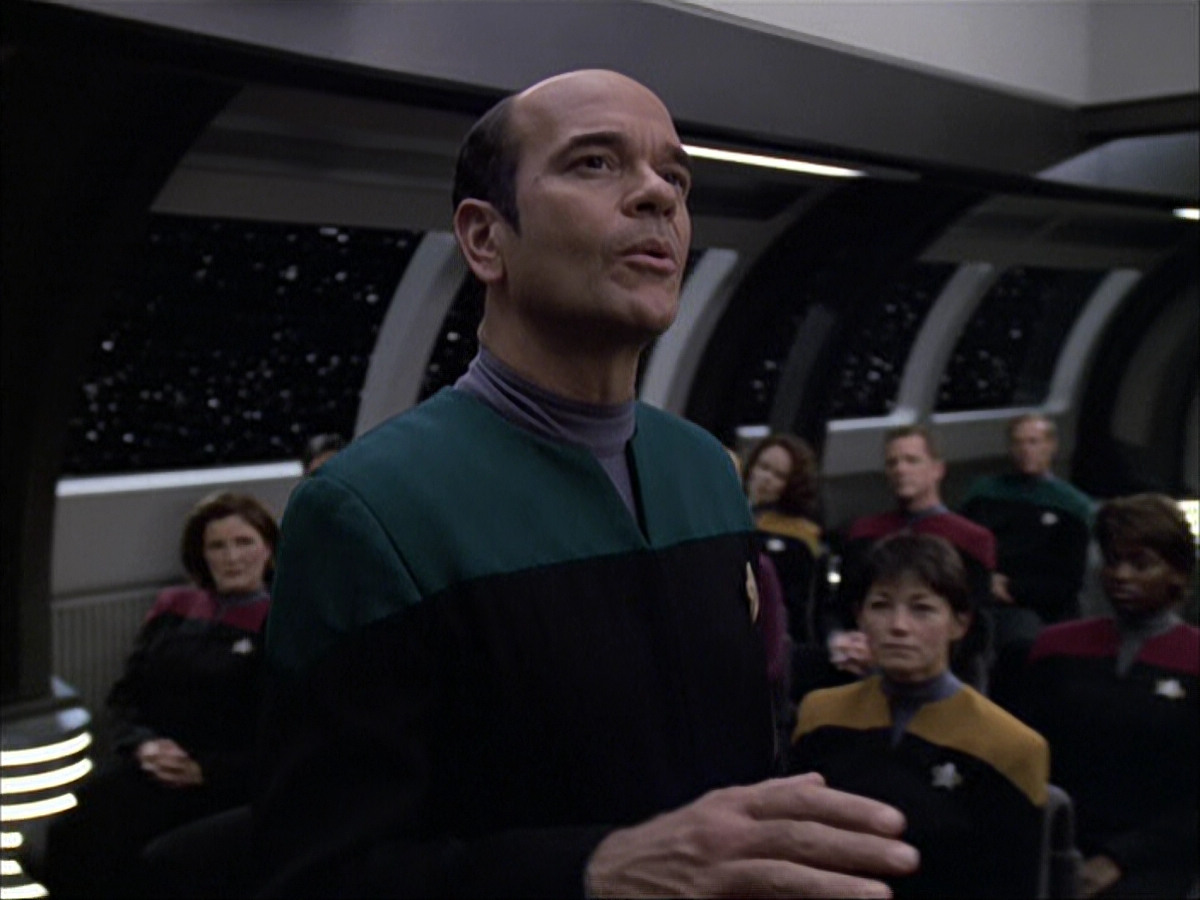 extant_StarTrek_VOY_6x04-TinkerTenorDoctorSpy_00039.jpg