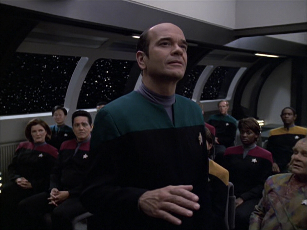 extant_StarTrek_VOY_6x04-TinkerTenorDoctorSpy_00040.jpg