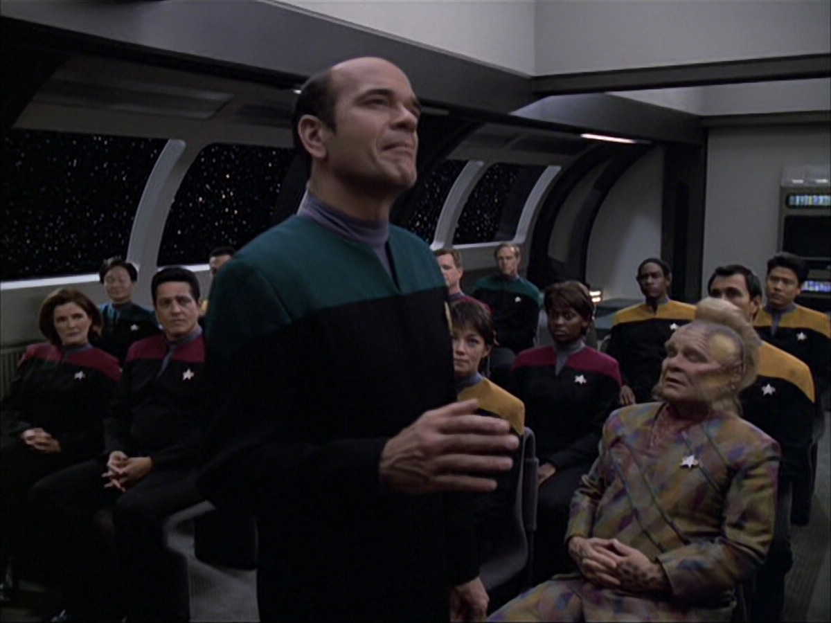 extant_StarTrek_VOY_6x04-TinkerTenorDoctorSpy_00043.jpg
