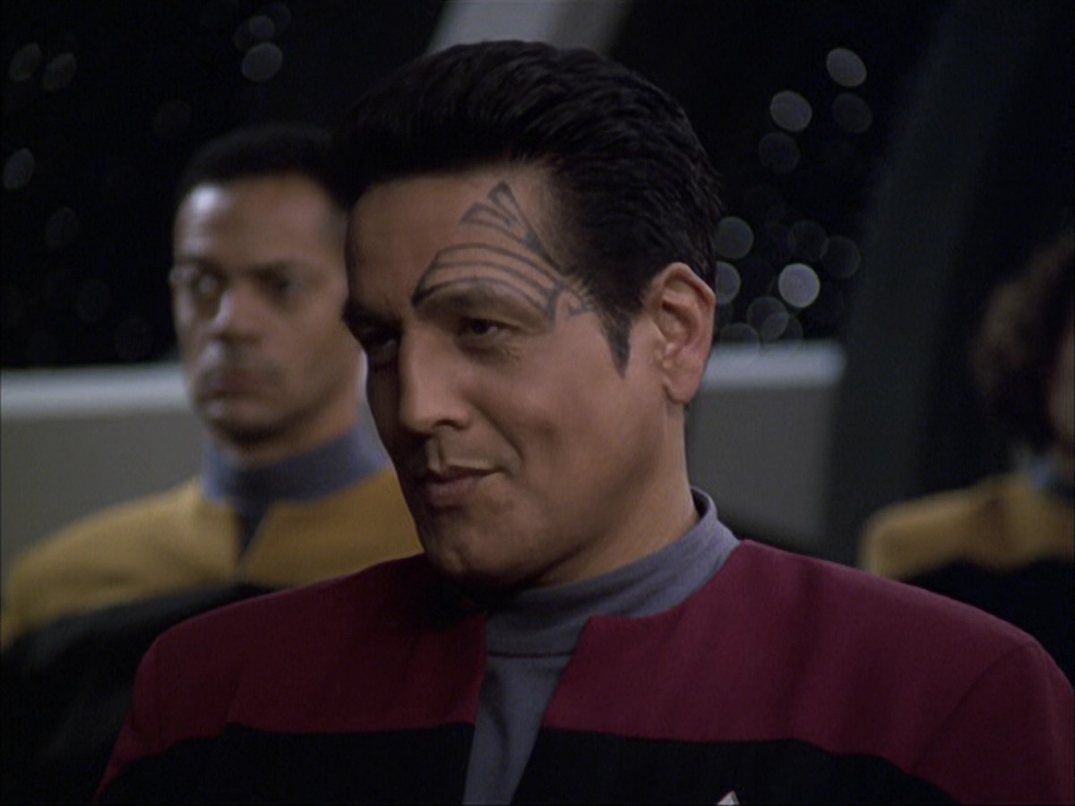 extant_StarTrek_VOY_6x04-TinkerTenorDoctorSpy_00080.jpg