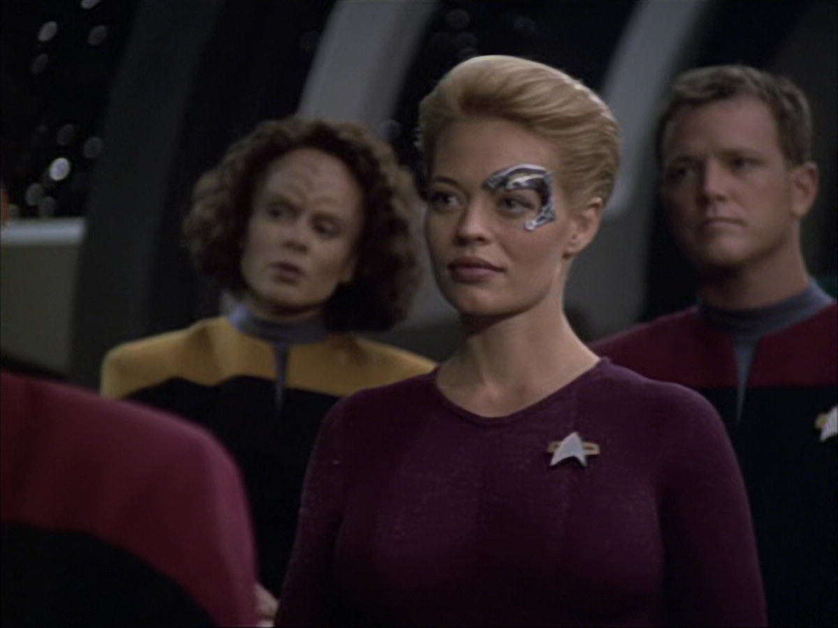 extant_StarTrek_VOY_6x04-TinkerTenorDoctorSpy_00084.jpg