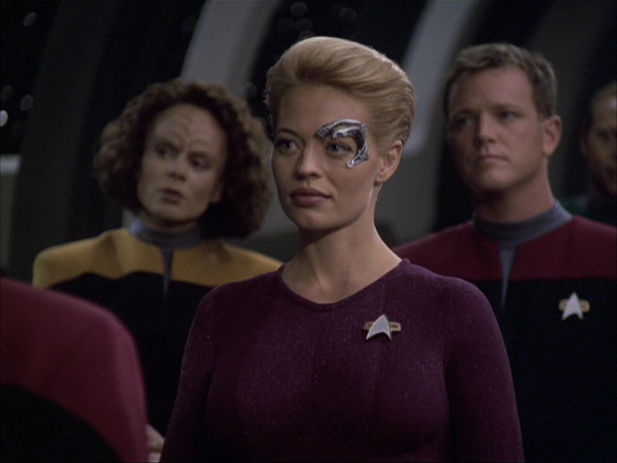 extant_StarTrek_VOY_6x04-TinkerTenorDoctorSpy_00085.jpg