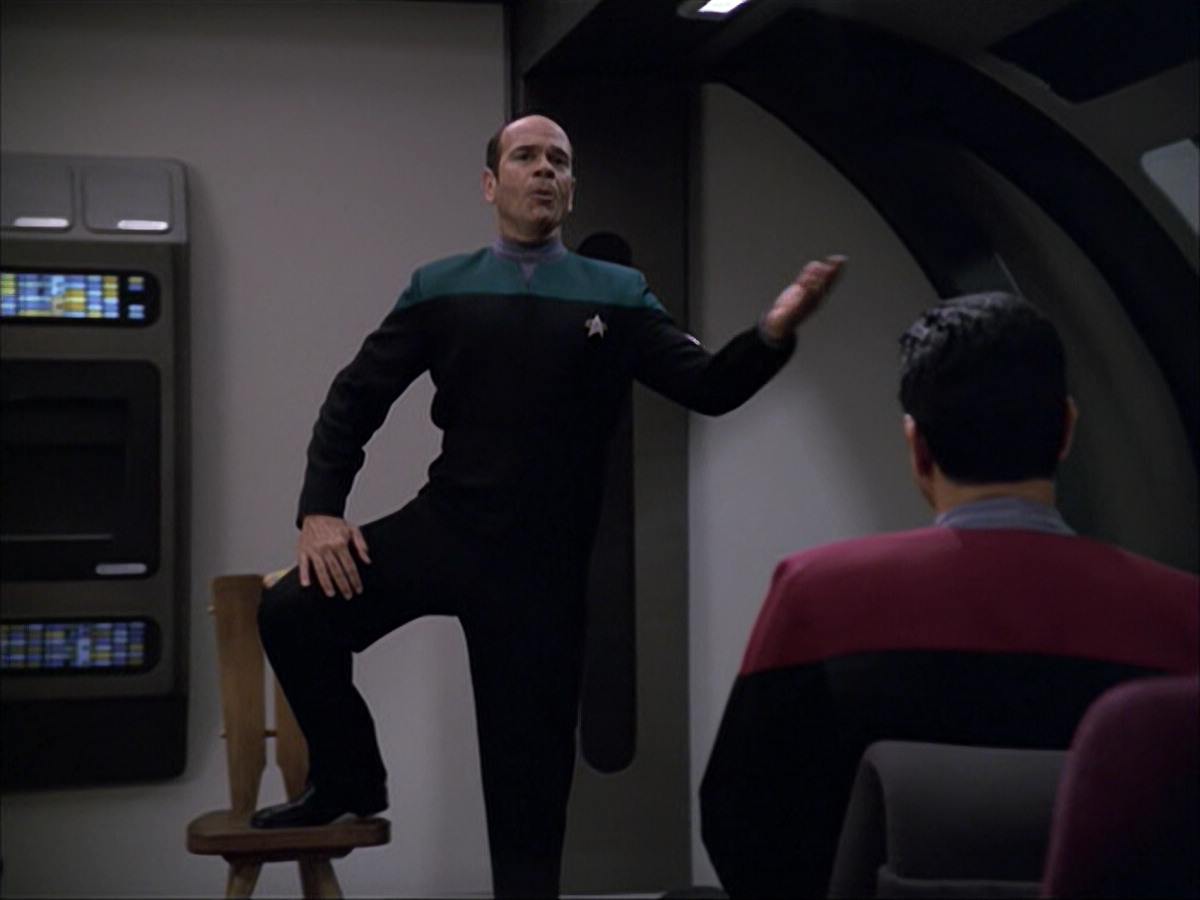 extant_StarTrek_VOY_6x04-TinkerTenorDoctorSpy_00093.jpg