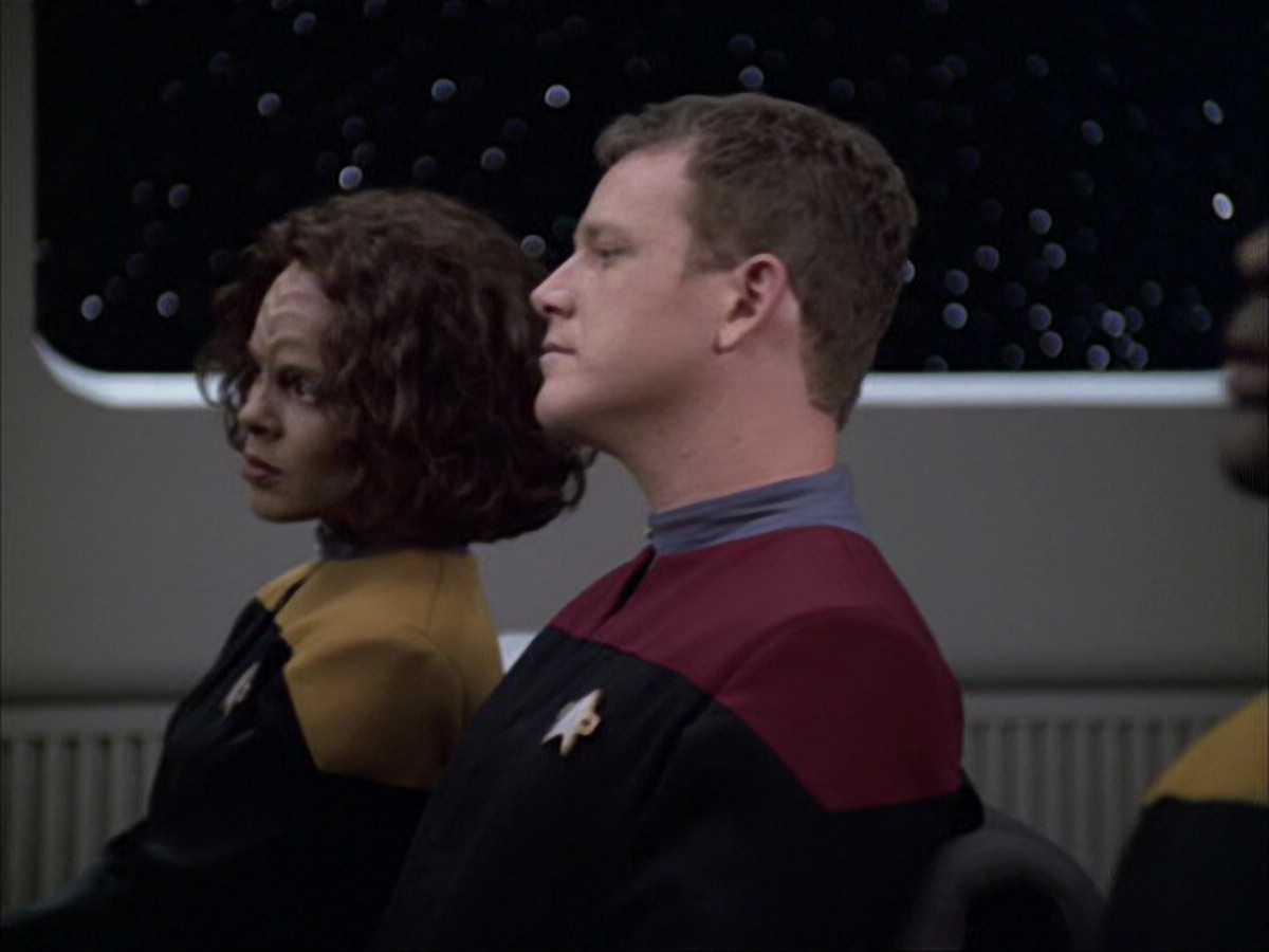 extant_StarTrek_VOY_6x04-TinkerTenorDoctorSpy_00098.jpg