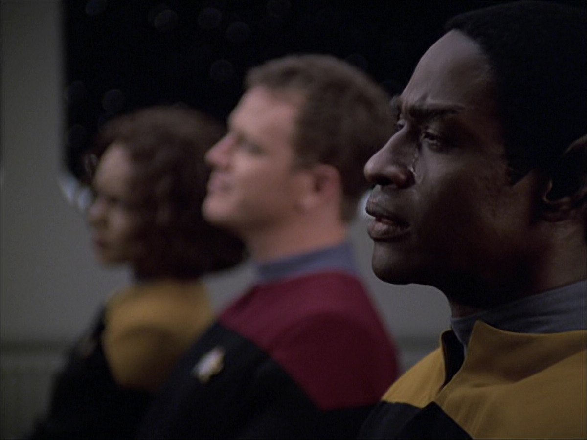 extant_StarTrek_VOY_6x04-TinkerTenorDoctorSpy_00102.jpg