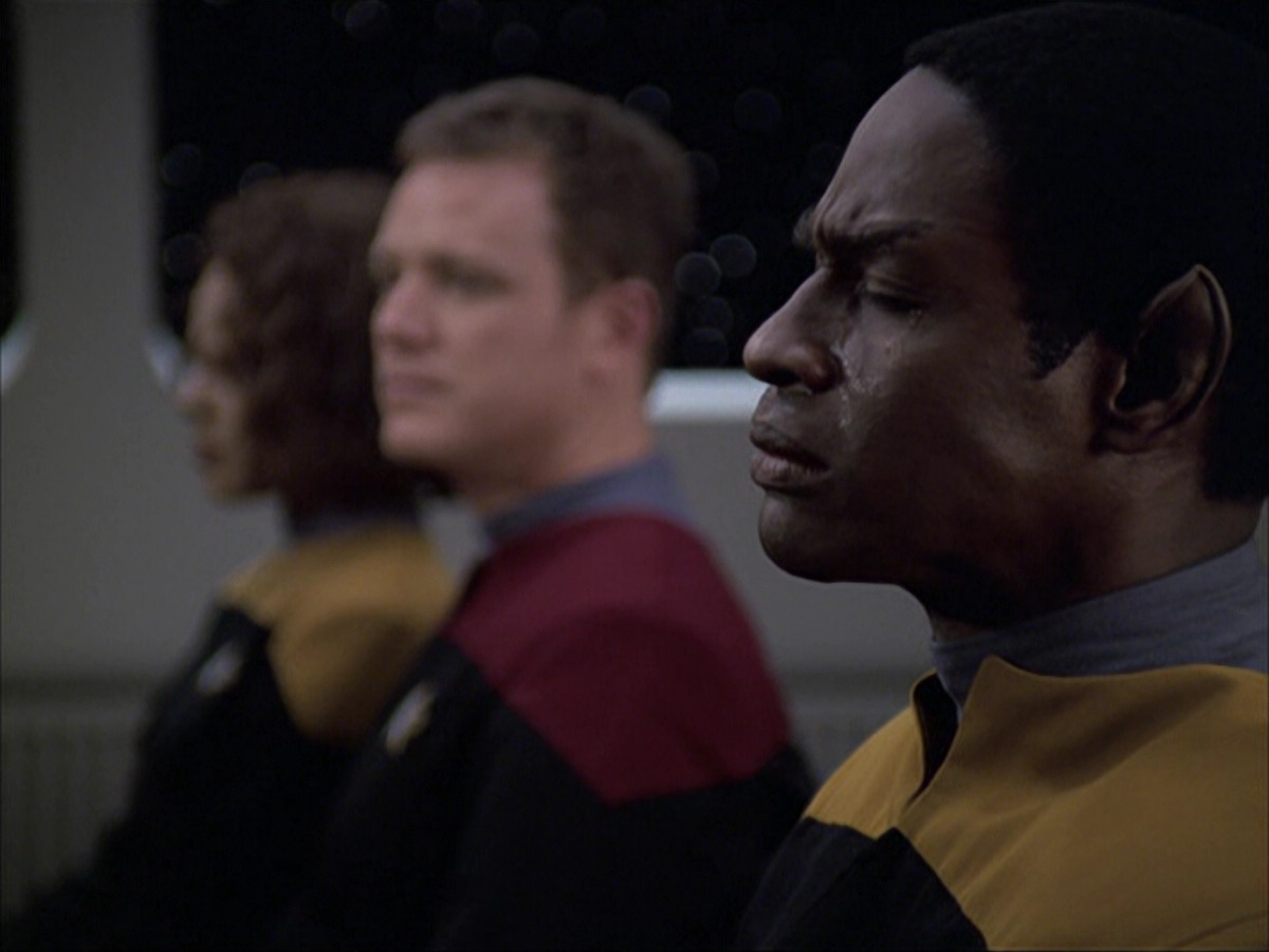 extant_StarTrek_VOY_6x04-TinkerTenorDoctorSpy_00110.jpg