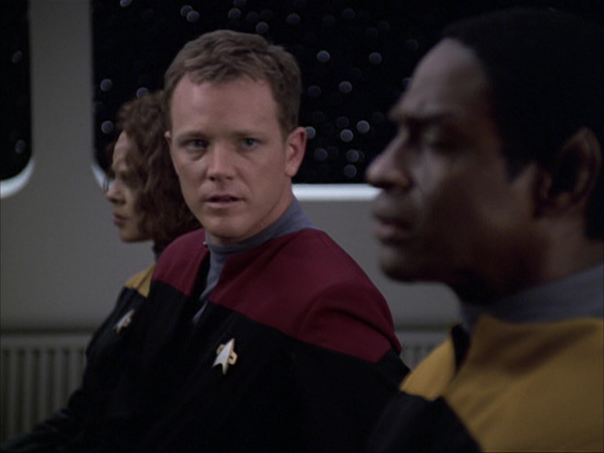 extant_StarTrek_VOY_6x04-TinkerTenorDoctorSpy_00116.jpg