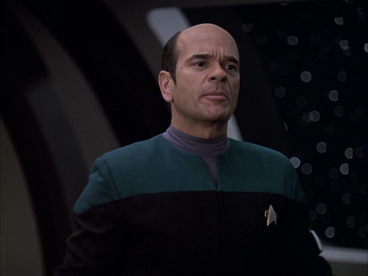 extant_StarTrek_VOY_6x04-TinkerTenorDoctorSpy_00143.jpg