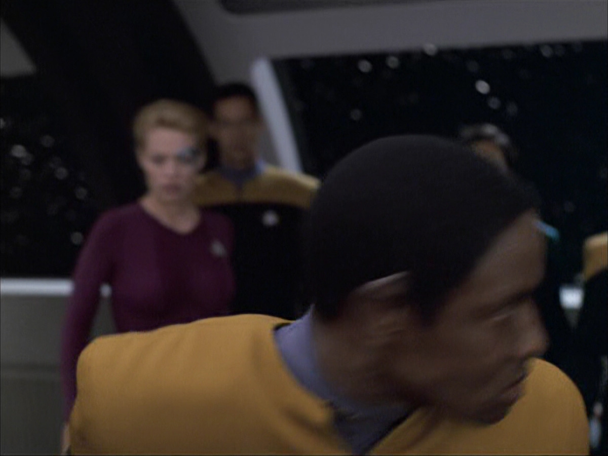 extant_StarTrek_VOY_6x04-TinkerTenorDoctorSpy_00152.jpg