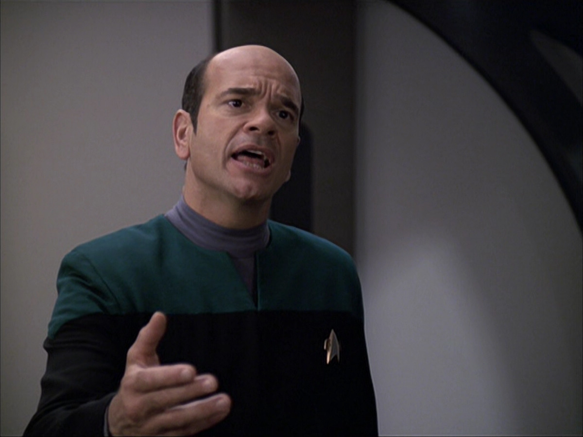 extant_StarTrek_VOY_6x04-TinkerTenorDoctorSpy_00157.jpg