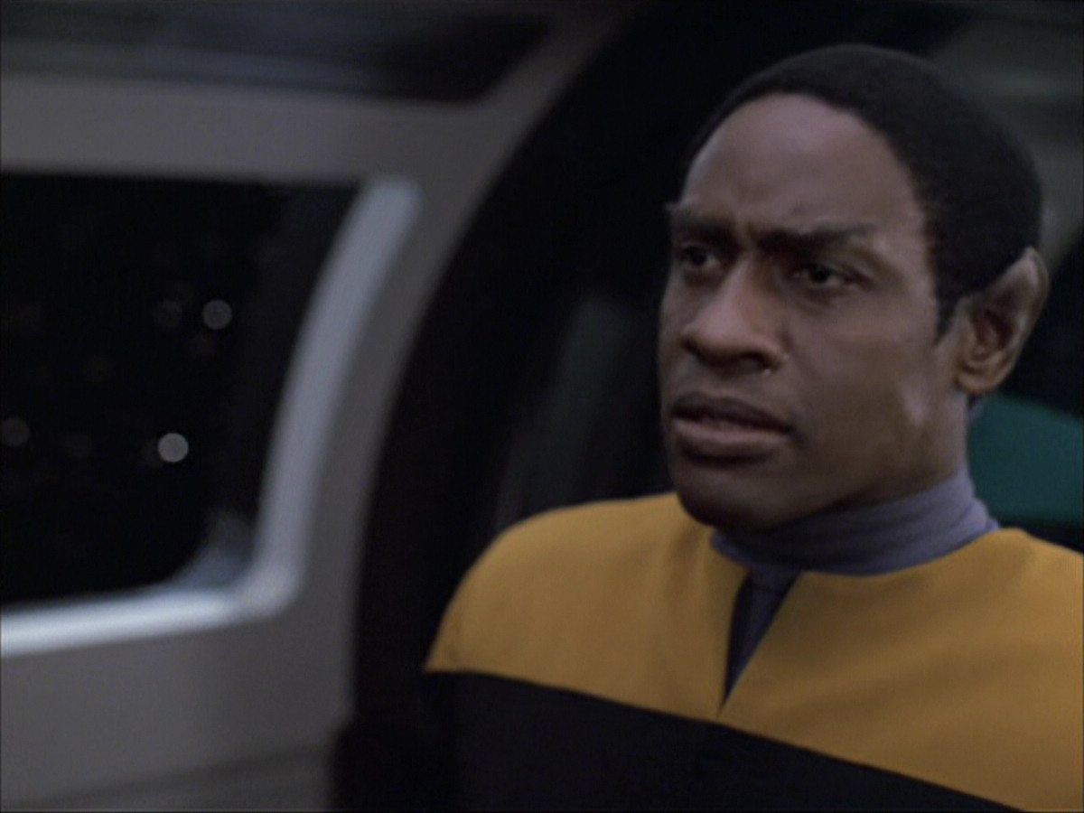 extant_StarTrek_VOY_6x04-TinkerTenorDoctorSpy_00184.jpg