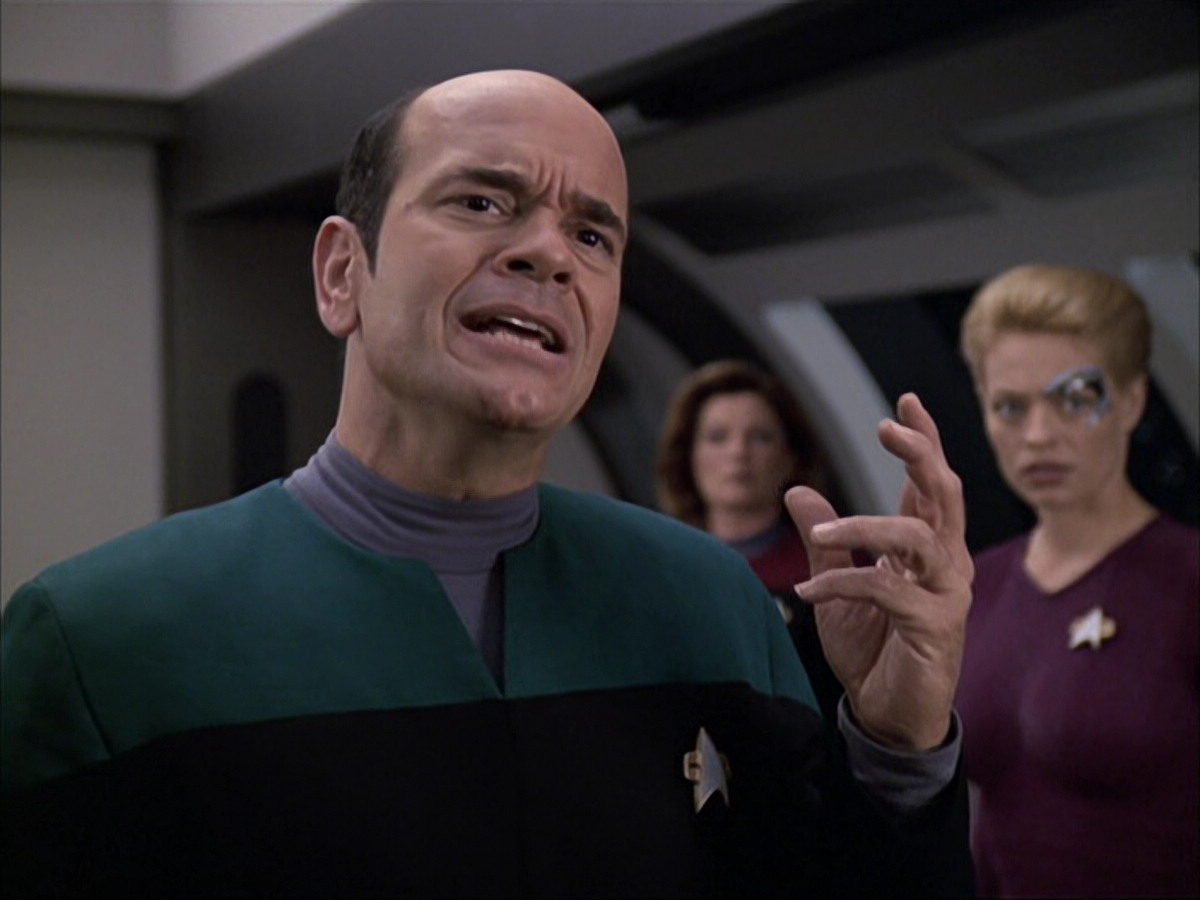 extant_StarTrek_VOY_6x04-TinkerTenorDoctorSpy_00187.jpg