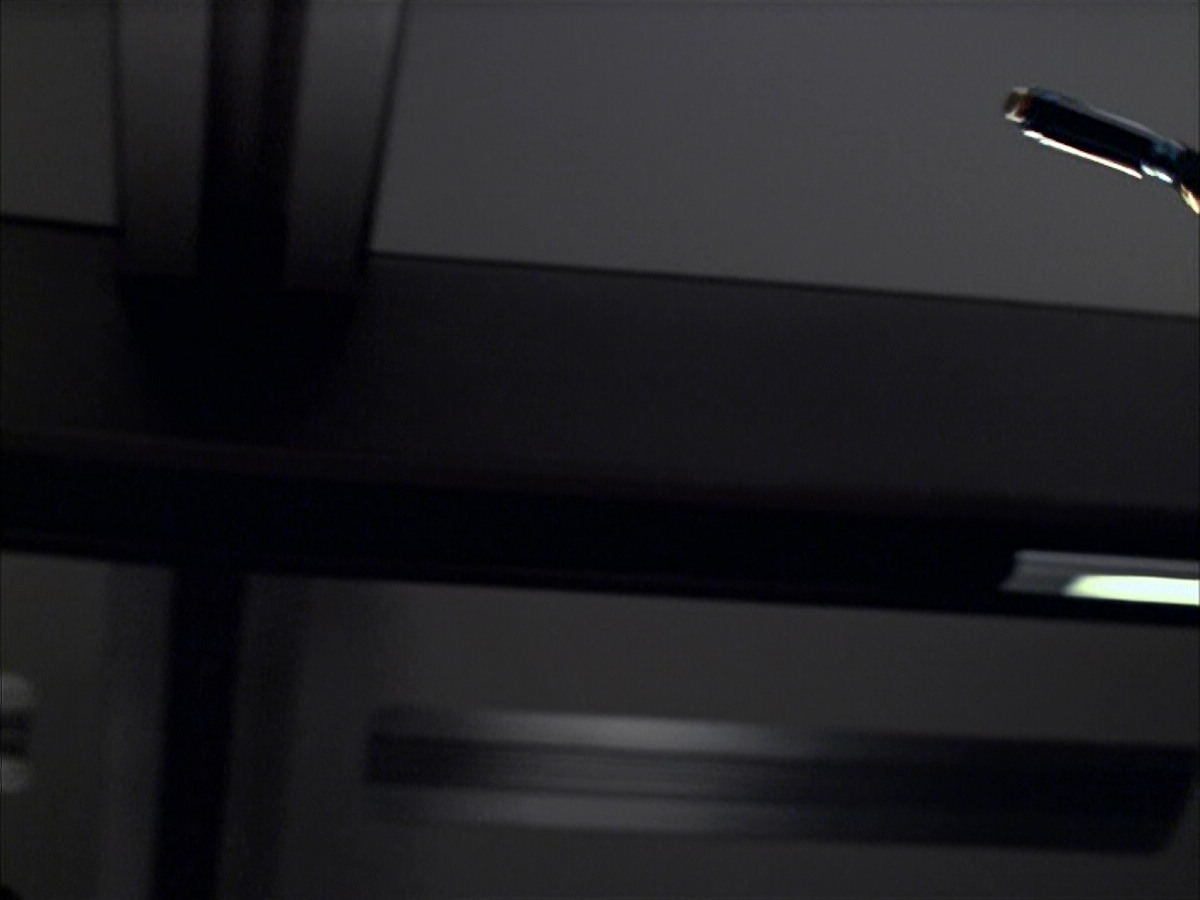 extant_StarTrek_VOY_6x04-TinkerTenorDoctorSpy_00198.jpg