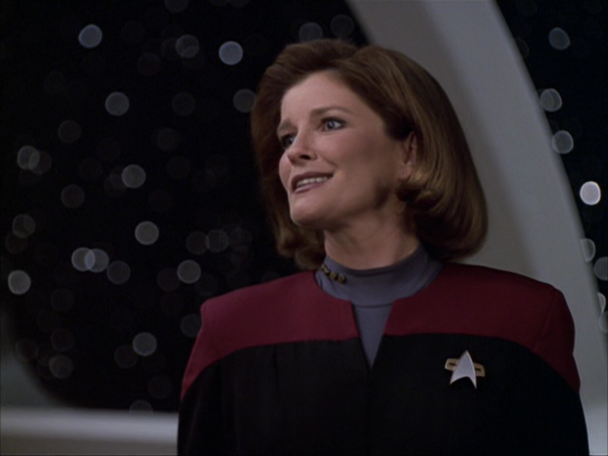 extant_StarTrek_VOY_6x04-TinkerTenorDoctorSpy_00217.jpg