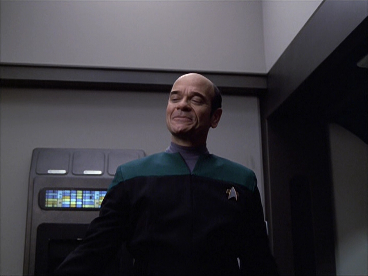 extant_StarTrek_VOY_6x04-TinkerTenorDoctorSpy_00241.jpg