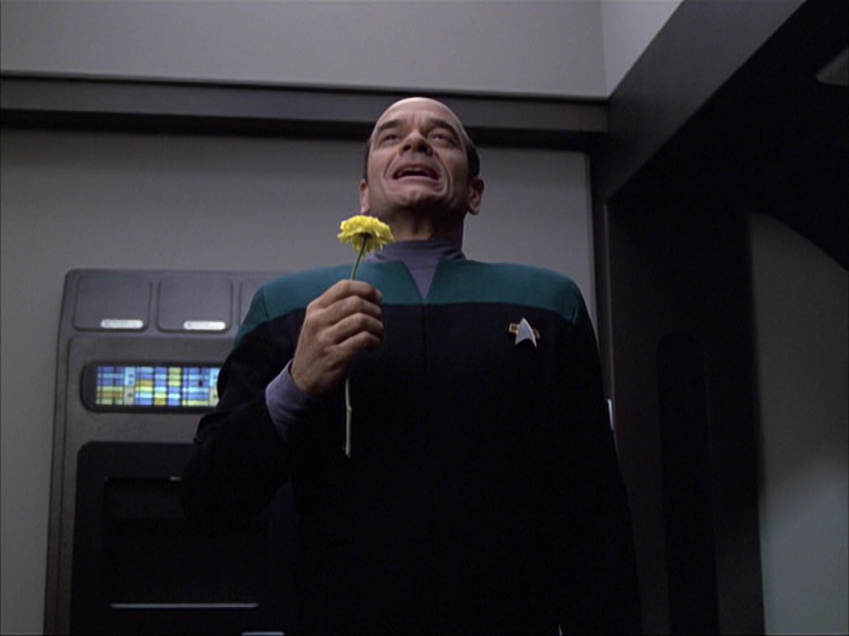 extant_StarTrek_VOY_6x04-TinkerTenorDoctorSpy_00248.jpg