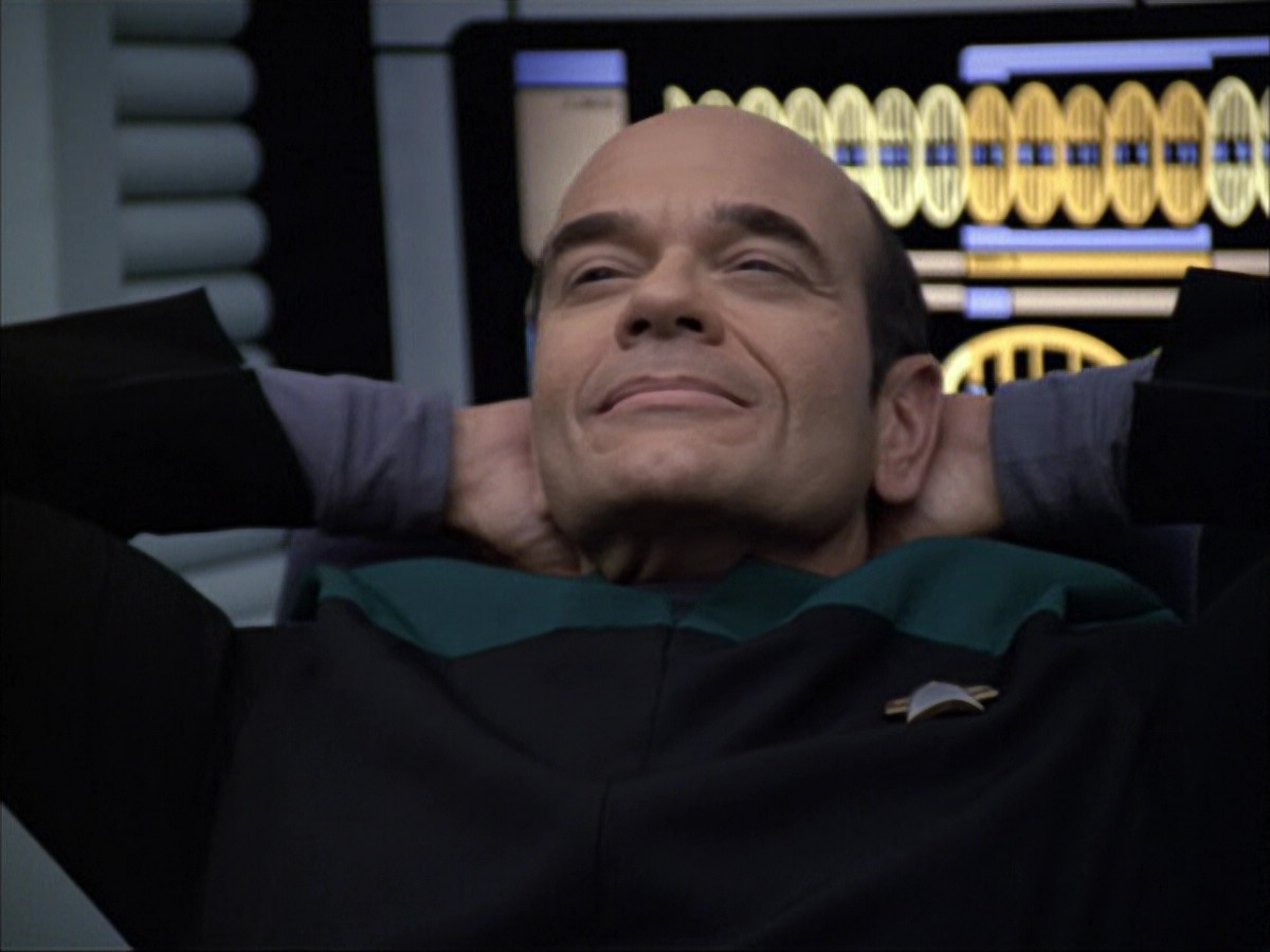 extant_StarTrek_VOY_6x04-TinkerTenorDoctorSpy_00252.jpg