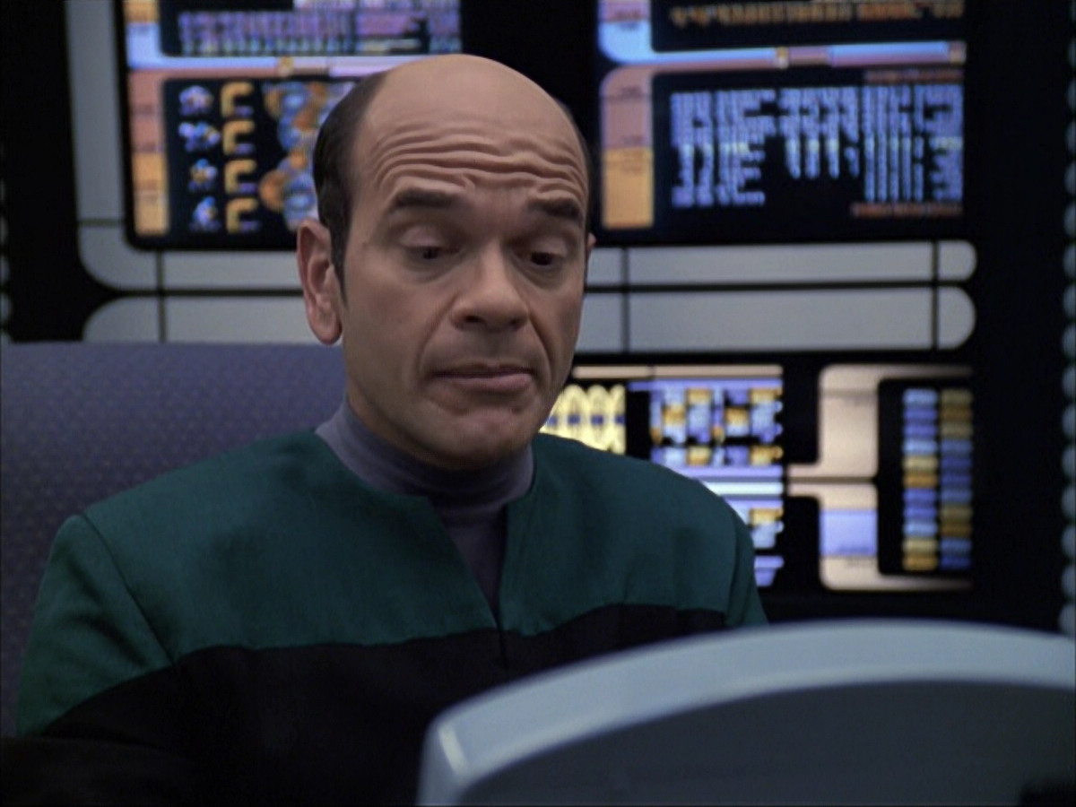 extant_StarTrek_VOY_6x04-TinkerTenorDoctorSpy_00270.jpg