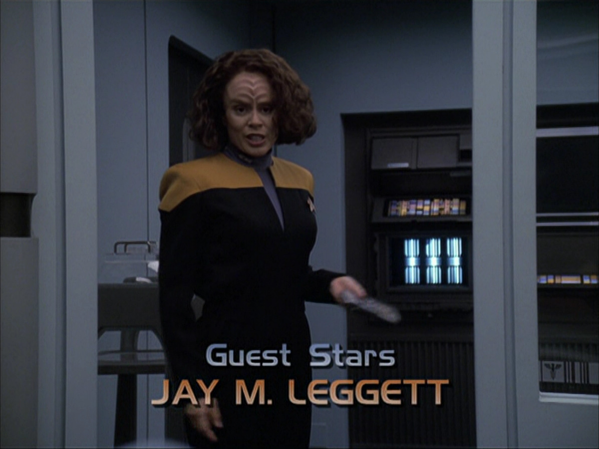 extant_StarTrek_VOY_6x04-TinkerTenorDoctorSpy_00441.jpg