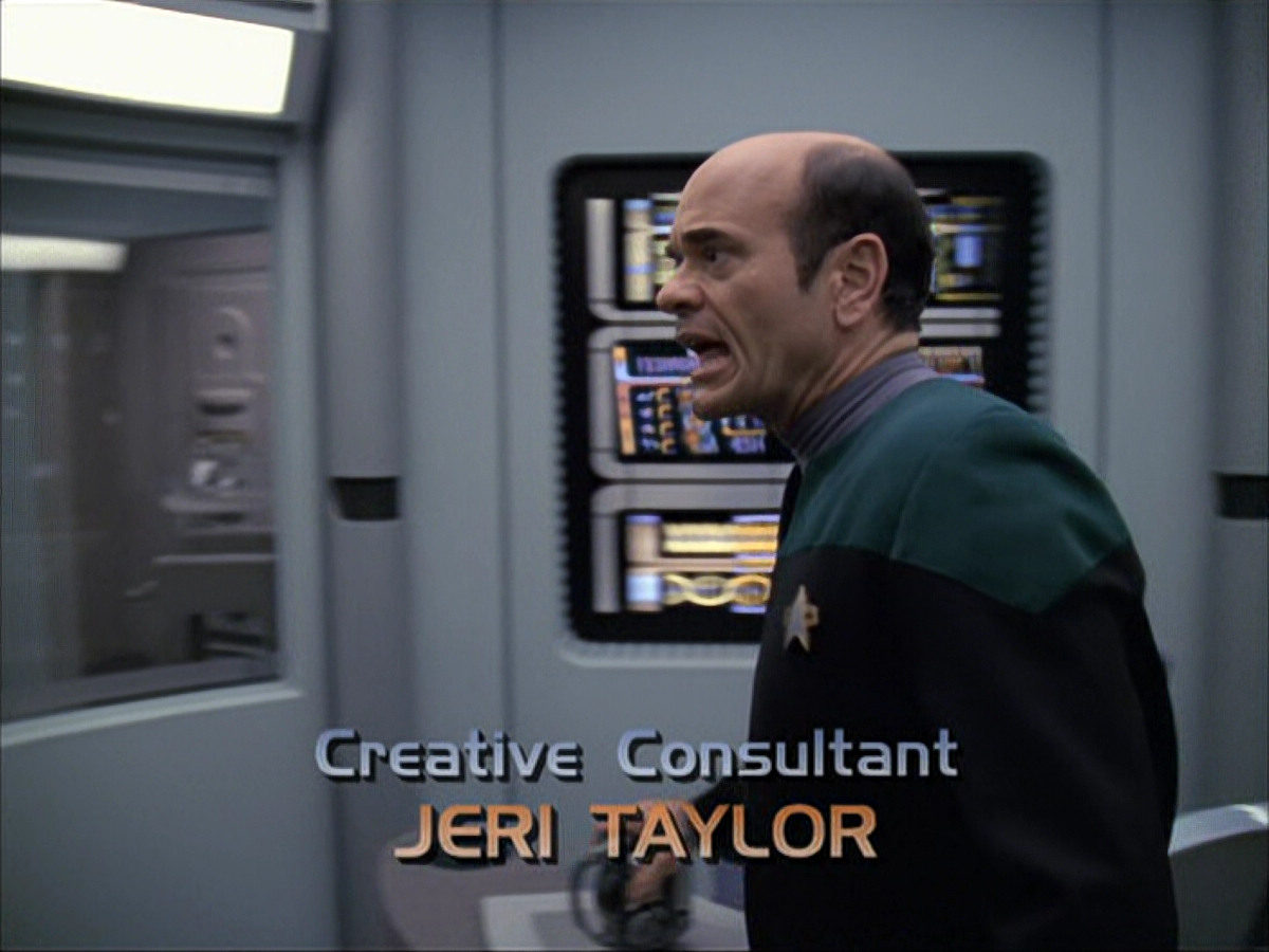 extant_StarTrek_VOY_6x04-TinkerTenorDoctorSpy_00457.jpg