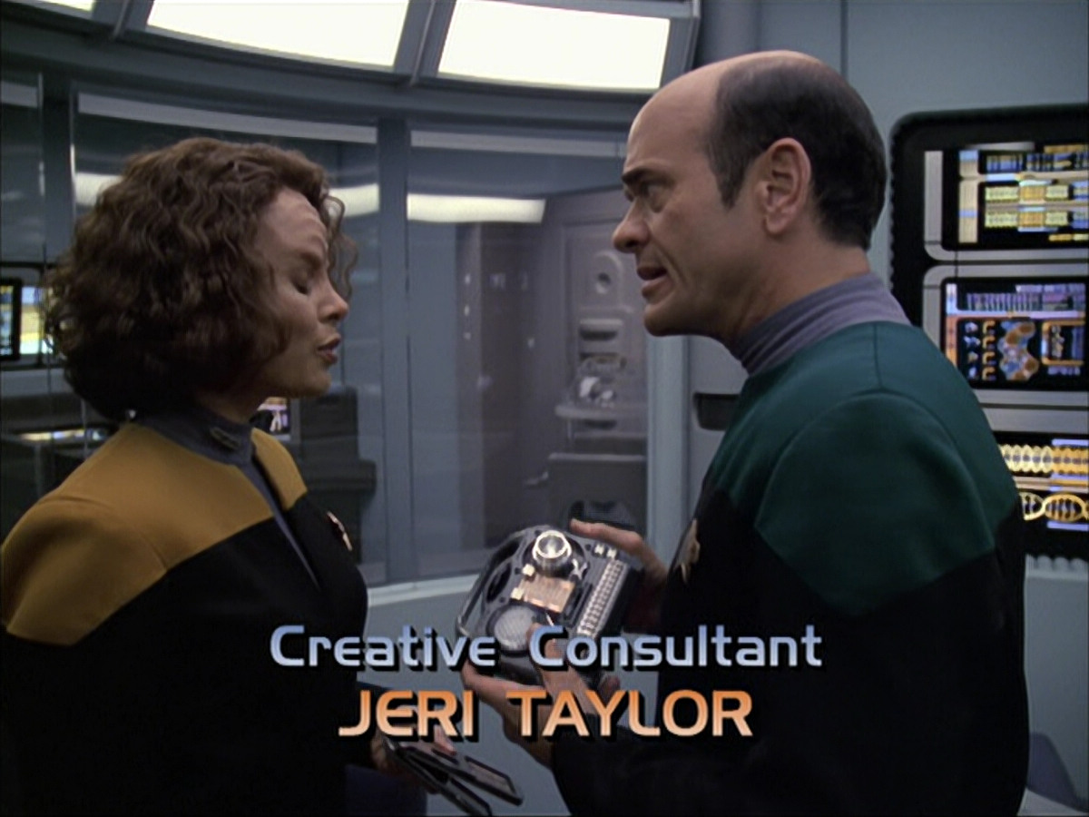 extant_StarTrek_VOY_6x04-TinkerTenorDoctorSpy_00459.jpg