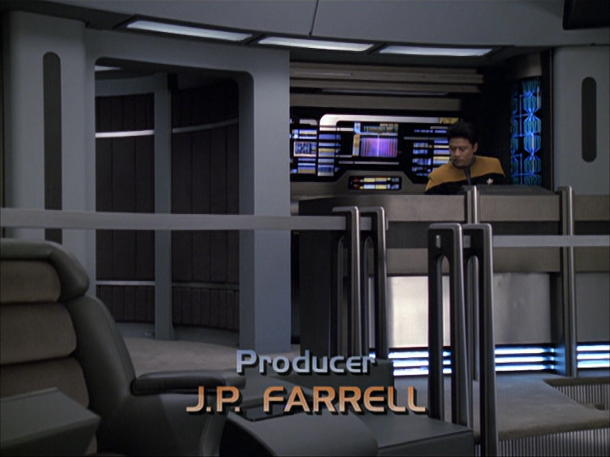 extant_StarTrek_VOY_6x04-TinkerTenorDoctorSpy_00487.jpg