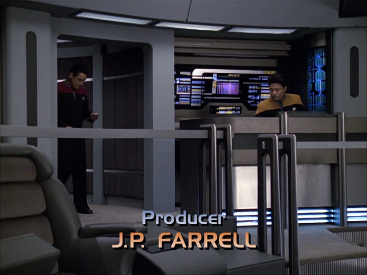 extant_StarTrek_VOY_6x04-TinkerTenorDoctorSpy_00488.jpg