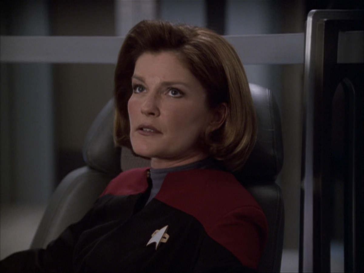 extant_StarTrek_VOY_6x04-TinkerTenorDoctorSpy_00501.jpg